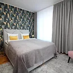 - Old Town Townhouse Appartement