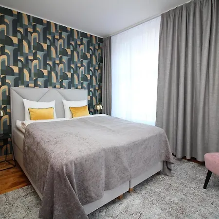 - Old Town Townhouse Apartment