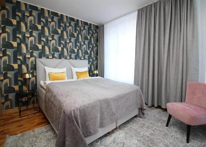 - Old Town Townhouse شقة