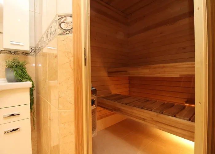 - Old Town Townhouse شقة