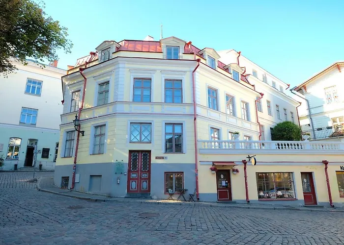 - Old Town Townhouse شقة *